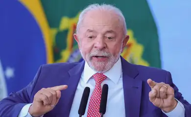 Lula cobra respeito e rejeita interferência dos EUA