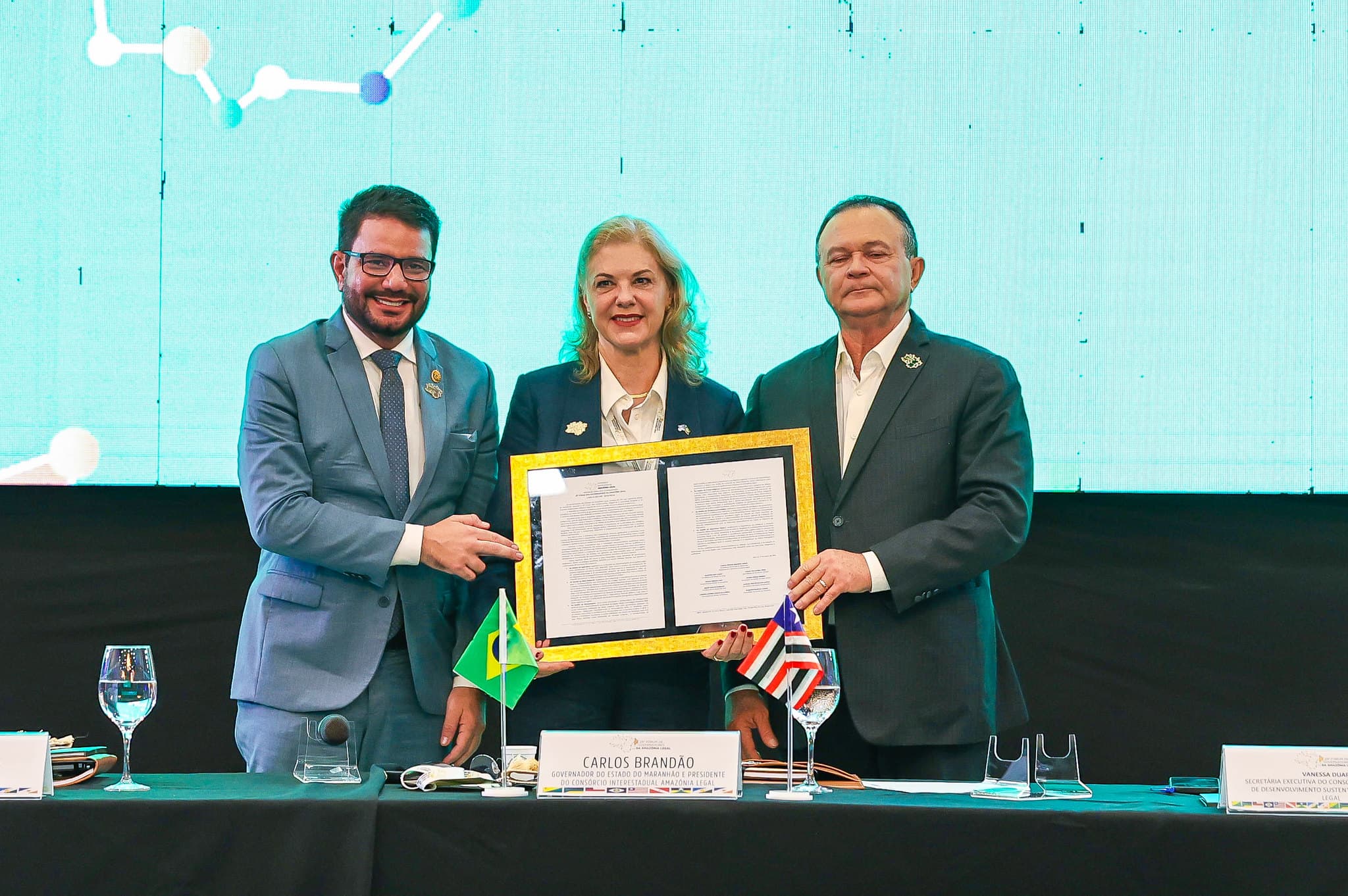 Coordenadora residente da ONU no Brasil é homenageada no 29° Fórum de Governadores da Amazônia Legal
